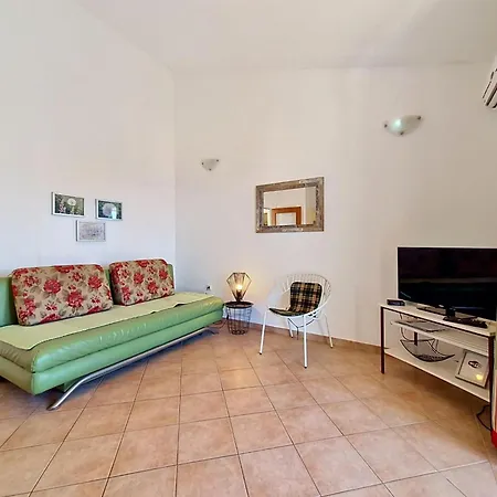 Appartamento Culic-2 By Interhome Traù